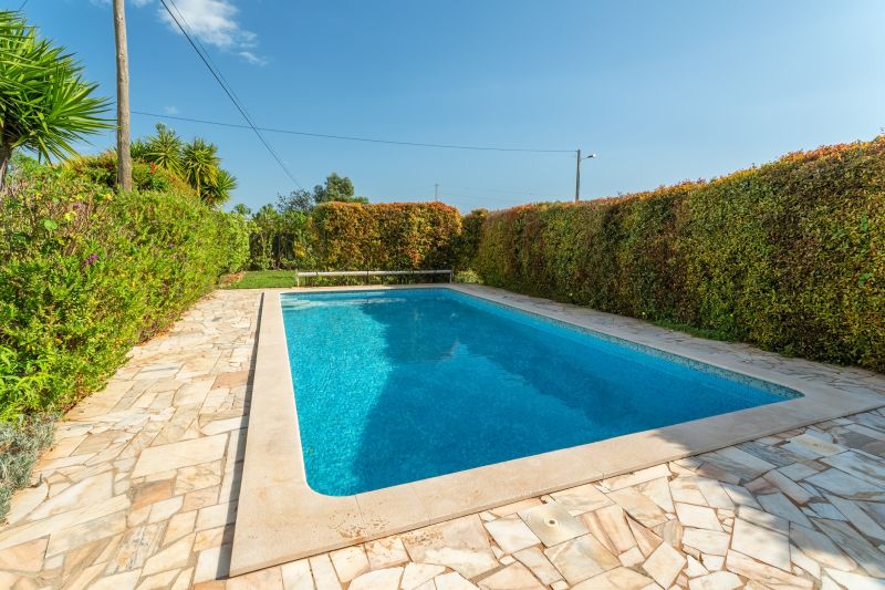 Outdoor Pool Paving with Natural Stone